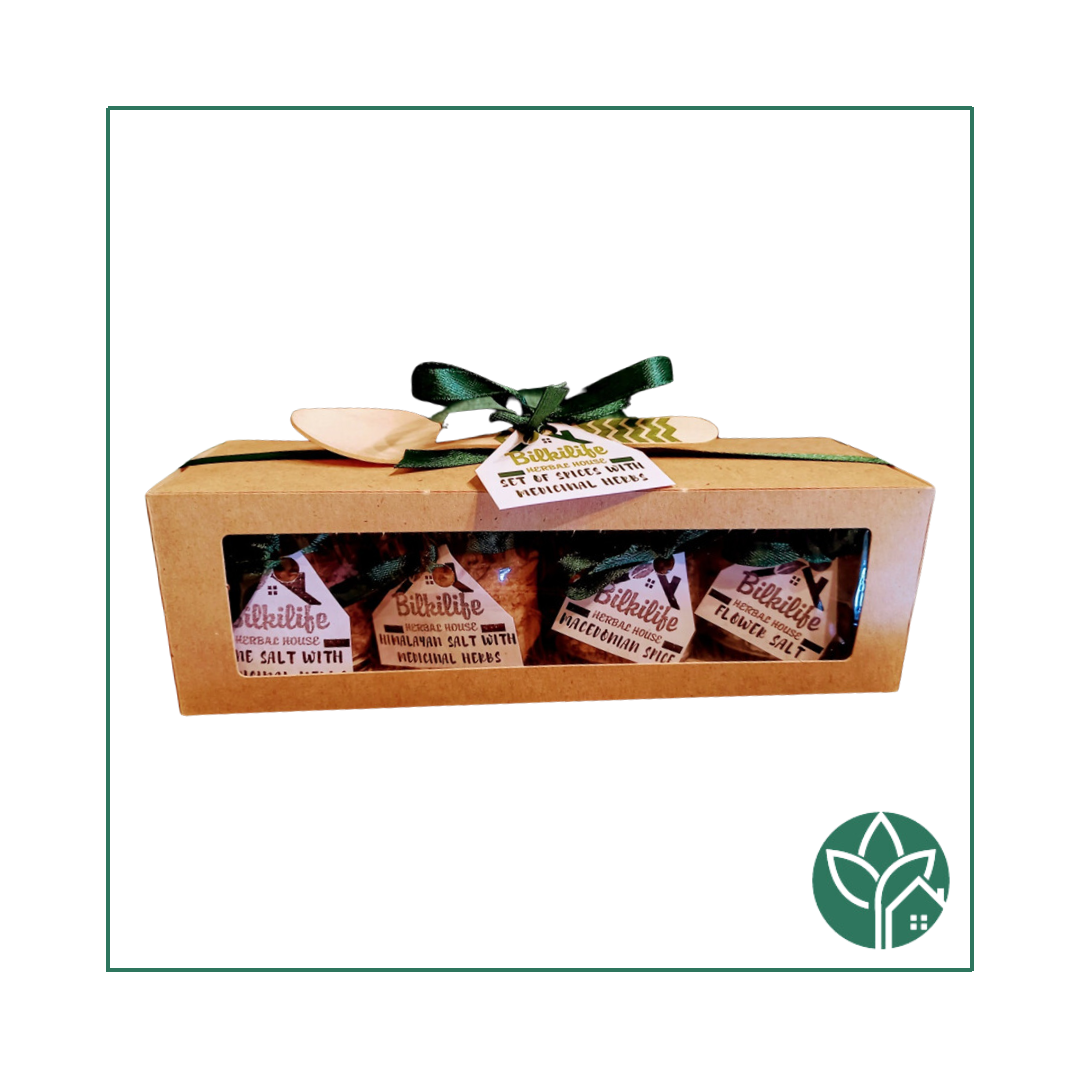 Сет зачини со дрвена лажичка